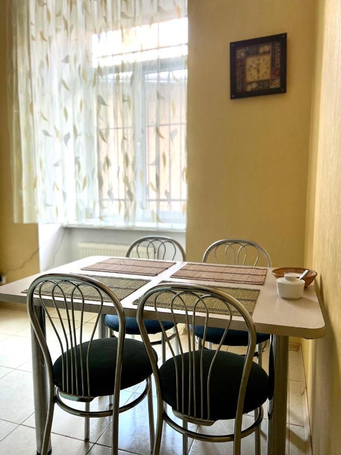 Apartment On Hnatiuka With Parking إلفيف المظهر الخارجي الصورة