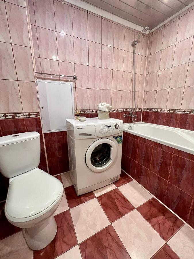 Apartment On Hnatiuka With Parking إلفيف المظهر الخارجي الصورة